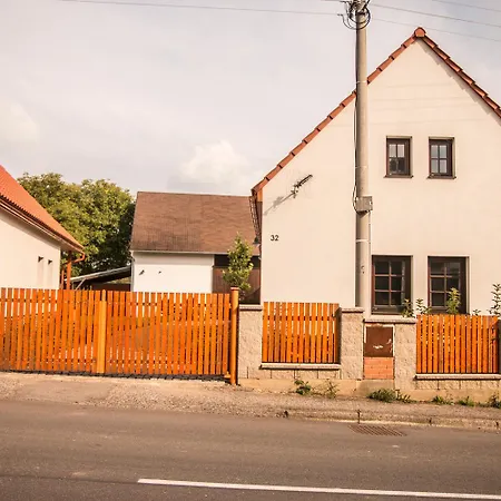 Garage U Barbory Apartamento